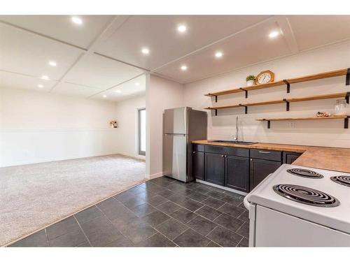 36547 Rr 20-2, Rural Stettler No. 6, County Of, AB - Indoor Photo Showing Kitchen