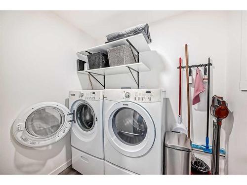 5826 47A Street, Taber, AB - Indoor Photo Showing Laundry Room