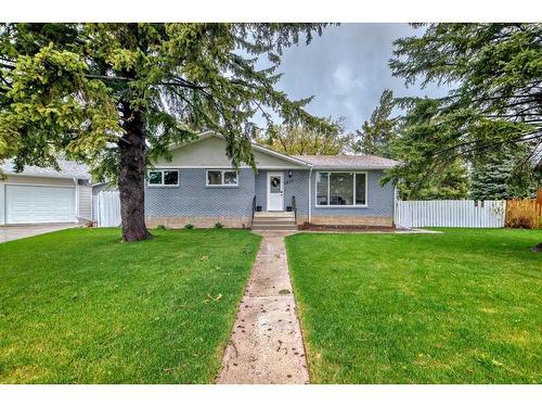 5826 47A Street, Taber, AB - Outdoor