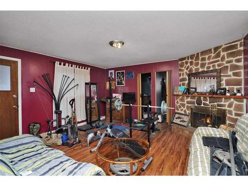 5124 50 Avenue, Sylvan Lake, AB - Indoor Photo Showing Bedroom