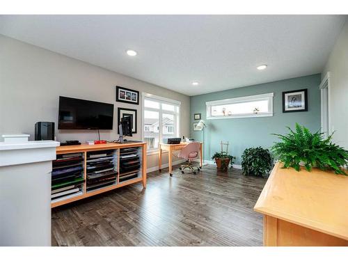 12 Eaton Crescent, Red Deer, AB - Indoor Photo Showing Living Room