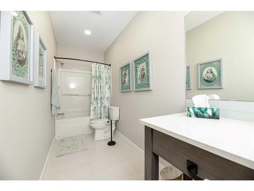 12 Eaton Crescent, Red Deer, AB - Indoor Photo Showing Bathroom