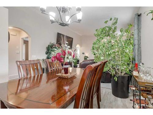 5207 48 Street Close, Innisfail, AB - Indoor Photo Showing Dining Room