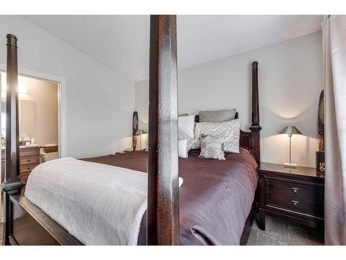5207 48 Street Close, Innisfail, AB - Indoor Photo Showing Bedroom