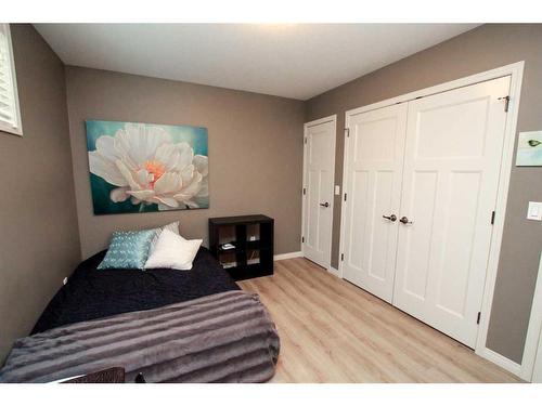 93 Connaught Crescent, Red Deer, AB - Indoor Photo Showing Bedroom