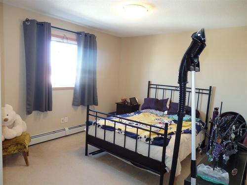313-260 Duston Street, Red Deer, AB - Indoor Photo Showing Bedroom