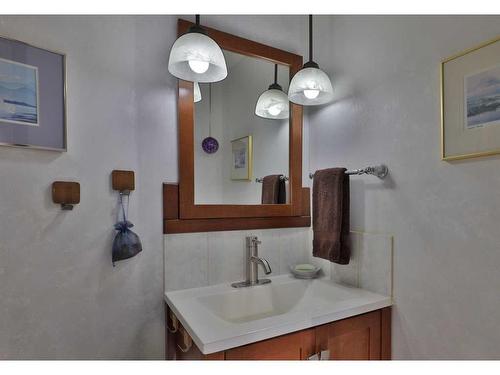 5008 54 Avenue, Bashaw, AB - Indoor Photo Showing Bathroom