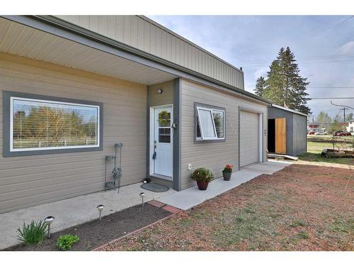 5008 54 Avenue, Bashaw, AB - Outdoor With Exterior