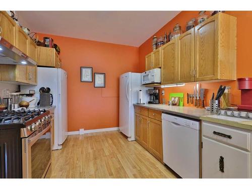 5008 54 Avenue, Bashaw, AB - Indoor Photo Showing Kitchen