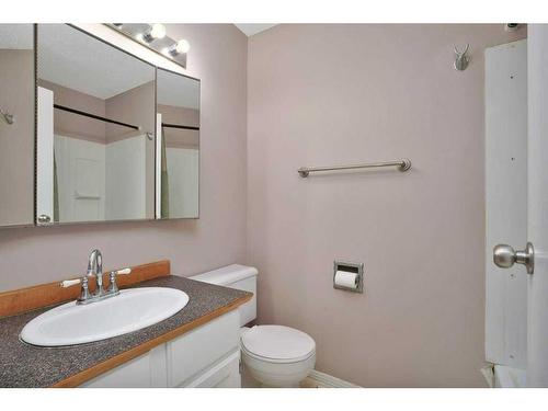 60 Boyce Street, Red Deer, AB - Indoor Photo Showing Bathroom