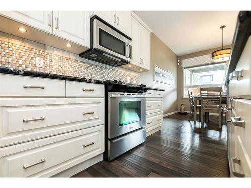 19 Voisin Close, Red Deer, AB - Indoor Photo Showing Kitchen With Upgraded Kitchen