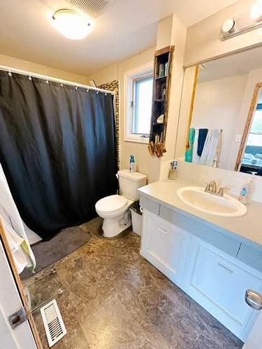 4523 47 Street, Rocky Mountain House, AB - Indoor Photo Showing Bathroom