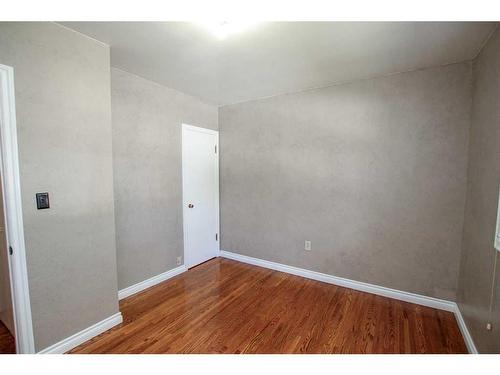 4624 49 Street, Red Deer, AB - Indoor Photo Showing Other Room