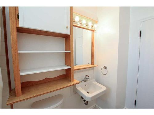 4624 49 Street, Red Deer, AB - Indoor Photo Showing Bathroom
