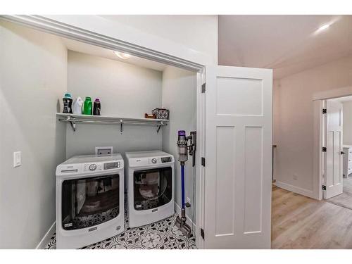 4655 80 Street Nw, Calgary, AB - Indoor Photo Showing Laundry Room