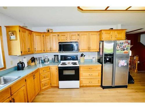 39403 Range Road 275, Rural Lacombe County, AB - Indoor Photo Showing Kitchen