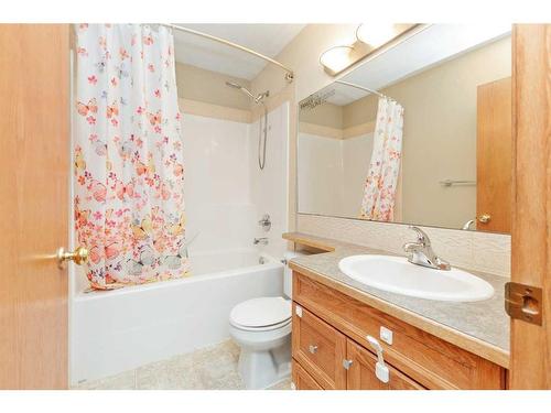 22 Lanterman Close, Red Deer, AB - Indoor Photo Showing Bathroom