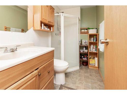 22 Lanterman Close, Red Deer, AB - Indoor Photo Showing Bathroom