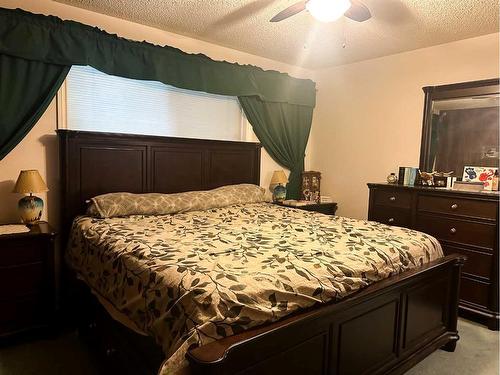 53080 Hwy 12, Rural Clearwater County, AB - Indoor Photo Showing Bedroom