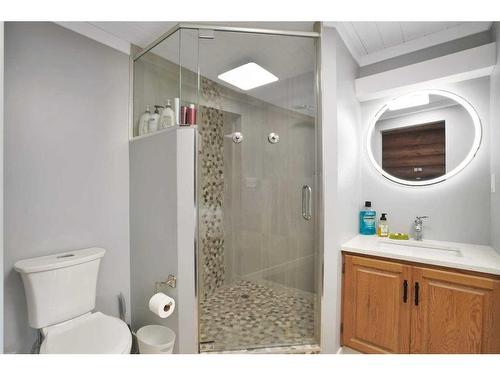 40419 Highway 20, Rural Lacombe County, AB - Indoor Photo Showing Bathroom
