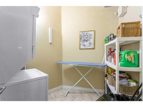 601-9020 Jasper Avenue Nw, Edmonton, AB - Indoor Photo Showing Laundry Room