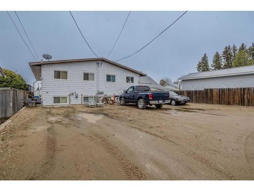 5016 51 Avenue, Eckville, AB - Outdoor With Exterior