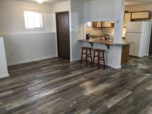 5016 51 Avenue, Eckville, AB - Indoor Photo Showing Kitchen