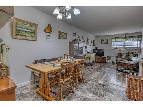 5016 51 Avenue, Eckville, AB - Indoor Photo Showing Dining Room