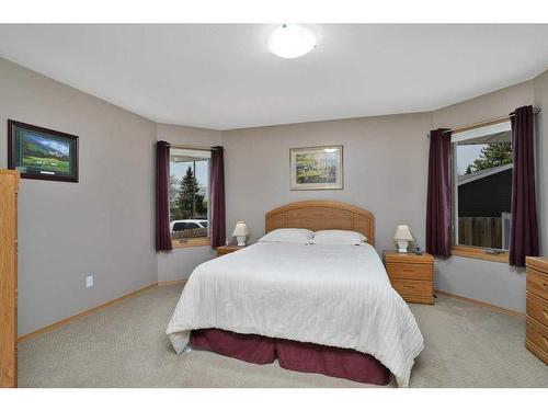 5404 52A, Eckville, AB - Indoor Photo Showing Bedroom