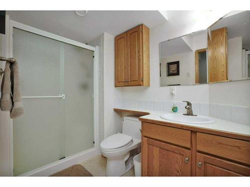 5404 52A, Eckville, AB - Indoor Photo Showing Bathroom