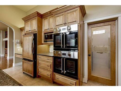 105-37411 Waskasoo Avenue, Rural Red Deer County, AB - Indoor Photo Showing Kitchen