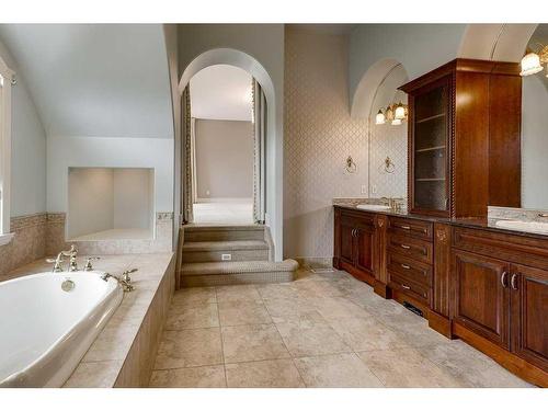 105-37411 Waskasoo Avenue, Rural Red Deer County, AB - Indoor Photo Showing Bathroom