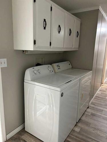 5127 49 Street, Hardisty, AB - Indoor Photo Showing Laundry Room