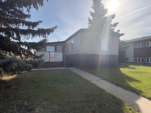 5127 49 Street, Hardisty, AB - Outdoor