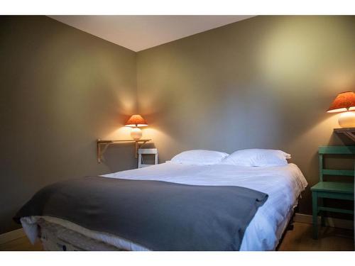 51 Parkland Drive, Parkland Beach, AB - Indoor Photo Showing Bedroom