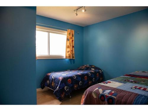 51 Parkland Drive, Parkland Beach, AB - Indoor Photo Showing Bedroom