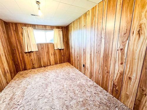 A-252042 Highway 53, Rural Ponoka County, AB - Indoor Photo Showing Bedroom