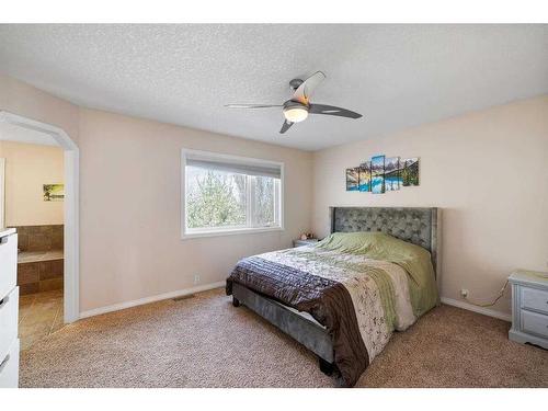 155 Harvest Oak View Ne, Calgary, AB - Indoor Photo Showing Bedroom