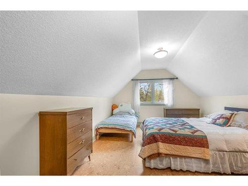 5761 51 Street, Innisfail, AB - Indoor Photo Showing Bedroom