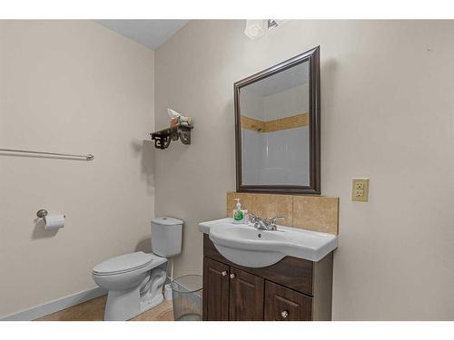 5761 51 Street, Innisfail, AB - Indoor Photo Showing Bathroom