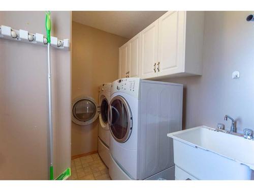 4102 66 Street, Stettler, AB - Indoor Photo Showing Laundry Room