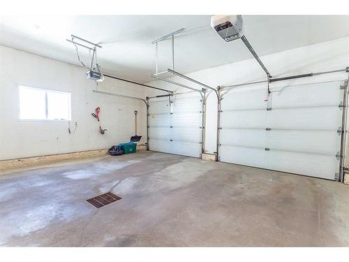 4102 66 Street, Stettler, AB - Indoor Photo Showing Garage