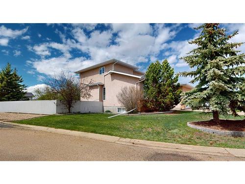 4102 66 Street, Stettler, AB - Outdoor