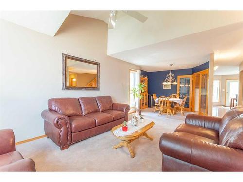 4102 66 Street, Stettler, AB - Indoor Photo Showing Living Room