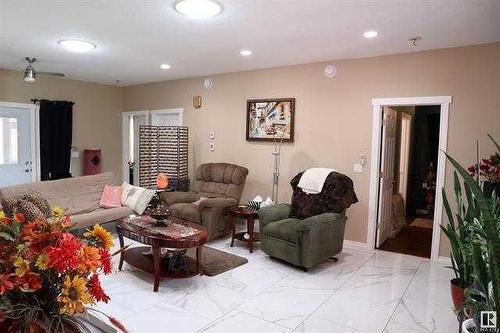 15070 Hwy 771, Village At Pigeon Lake, AB - Indoor Photo Showing Living Room