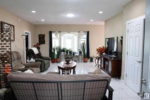 15070 Hwy 771, Village At Pigeon Lake, AB - Indoor Photo Showing Other Room