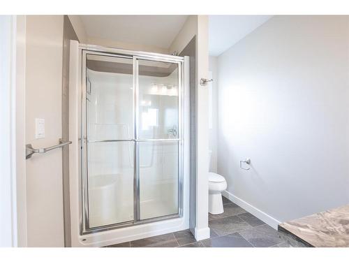 50 Mackenzie Avenue, Lacombe, AB - Indoor Photo Showing Bathroom