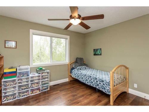 216 28302 Highway 12A, Gull Lake, AB - Indoor Photo Showing Bedroom