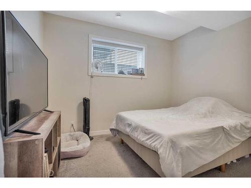 57 Mackenzie Avenue, Lacombe, AB - Indoor Photo Showing Bedroom