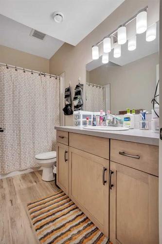 57 Mackenzie Avenue, Lacombe, AB - Indoor Photo Showing Bathroom